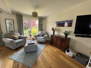 READING AREA- click for photo gallery